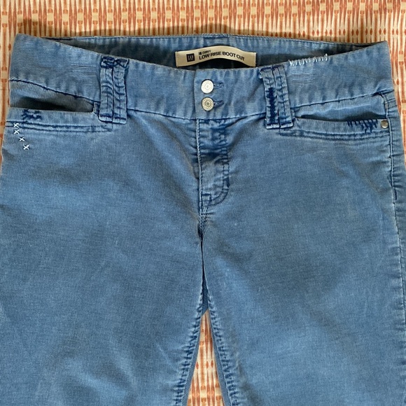 Women’s Gap Corduroy’s, Curvy Low Rise Boot Cut, Sz 10 Petite - Picture 2 of 4